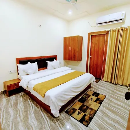 Hotel Town Kama Palace